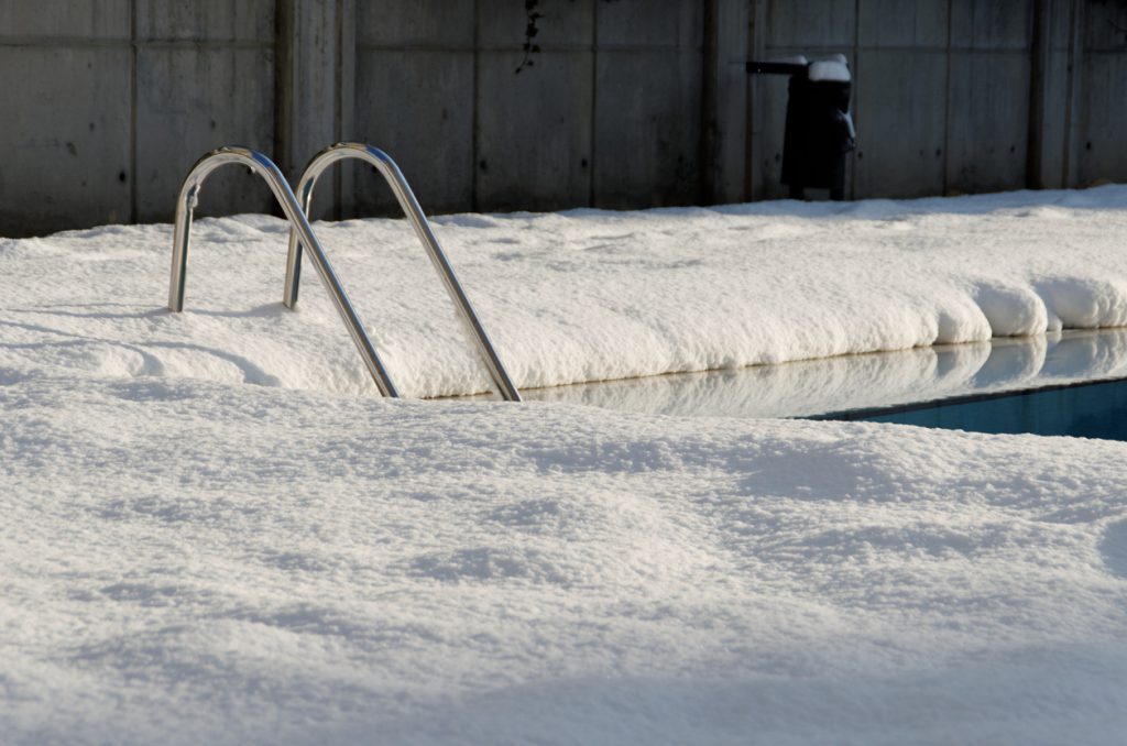 couverture de piscine d'hiver